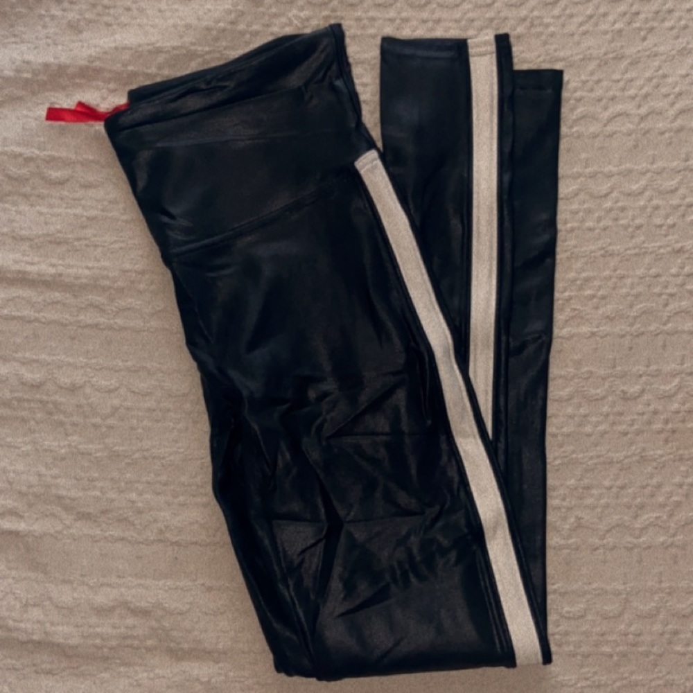 LIKE NEW SPANX LEGGINGS WHITE STRIPE ALTHLETIC PINSTRIPE LEATHER